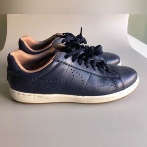 Nike Womens Tennis Classic Ultra Leather Sneaker Size: US 8.5 EUR 40
